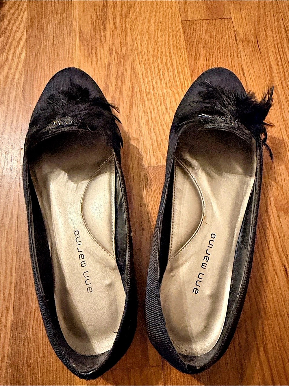 ann marino Black Feather Embellished Flats